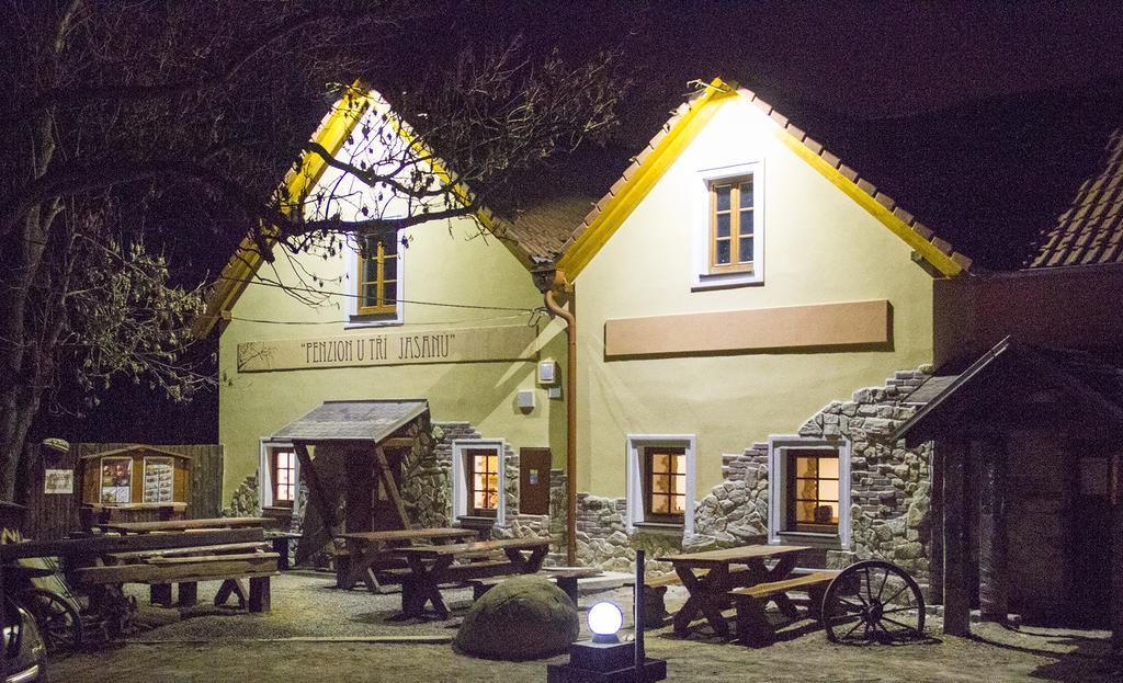 Penzion U Tří Jasanů Hotel Znojmo Bagian luar foto